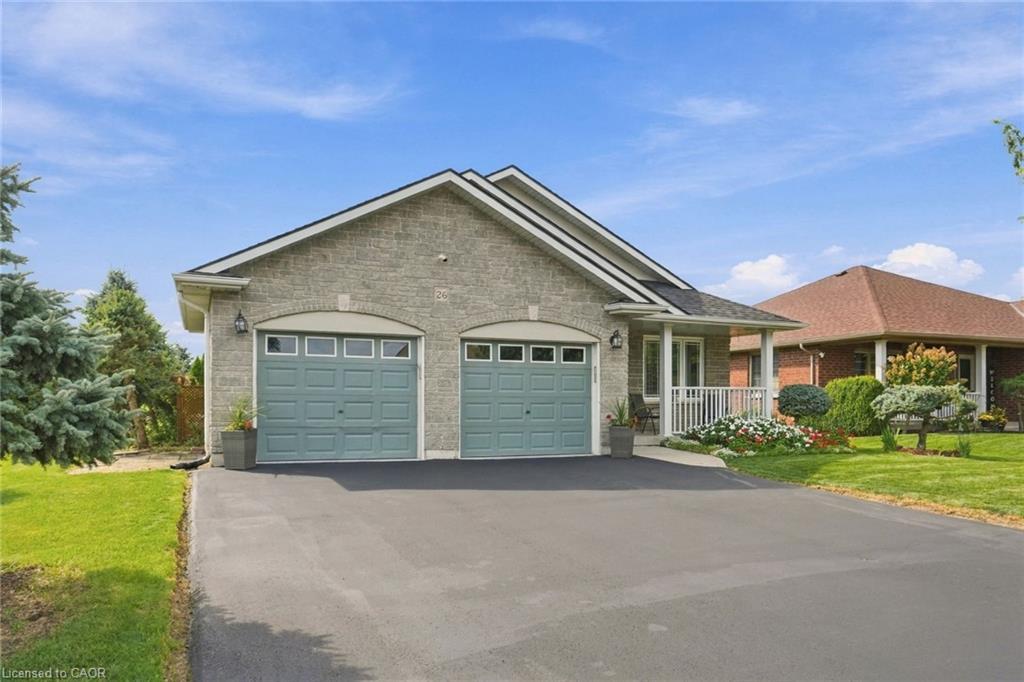 26 Leslie Street Property Photo 3