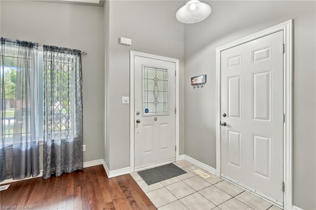 26 Leslie Street Property Photo 6