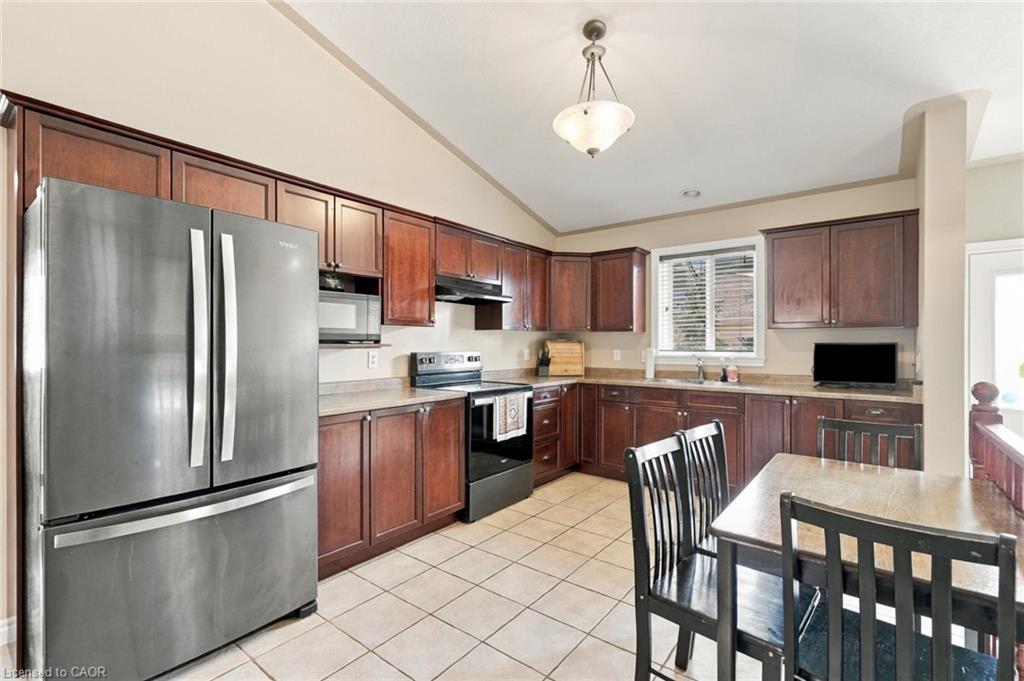 26 Leslie Street Property Photo 13