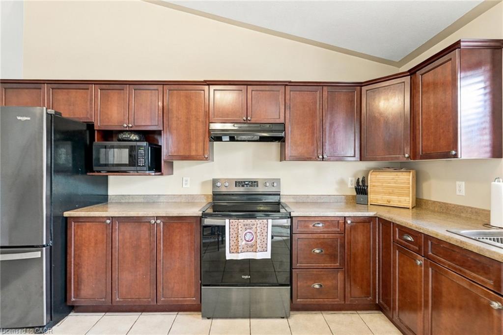 26 Leslie Street Property Photo 15