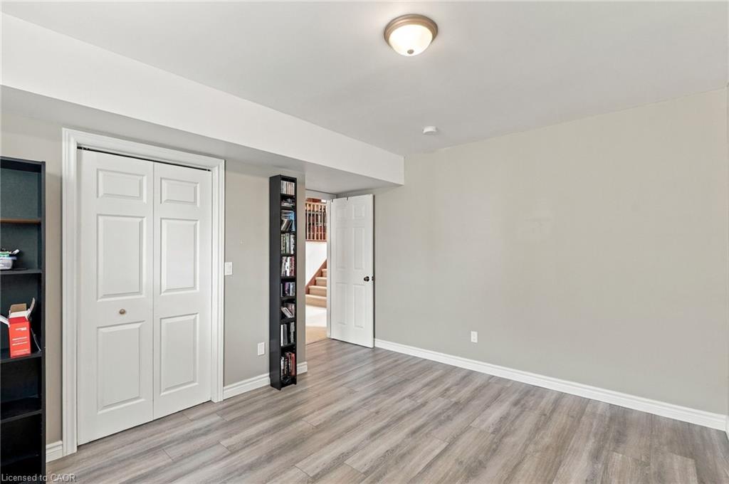 26 Leslie Street Property Photo 25