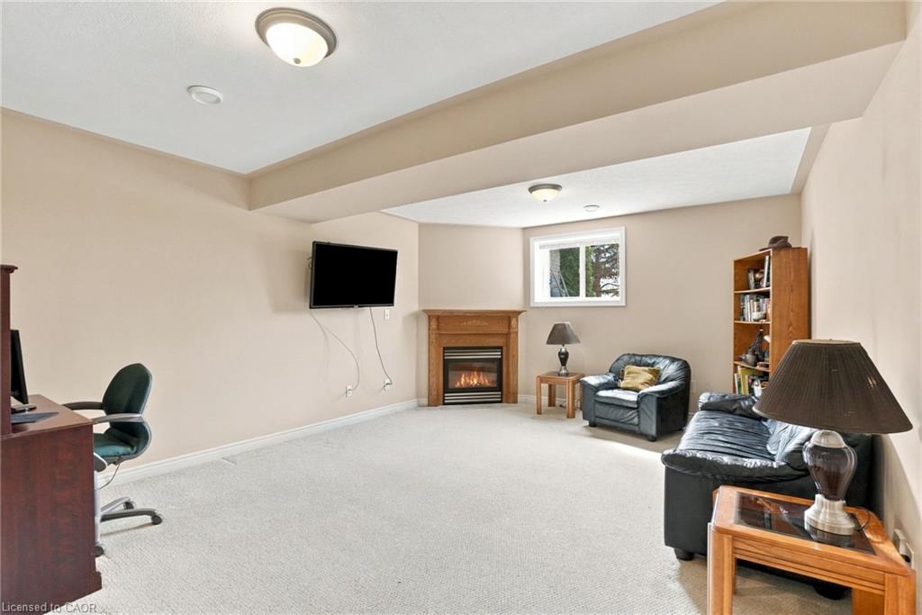 26 Leslie Street Property Photo 28