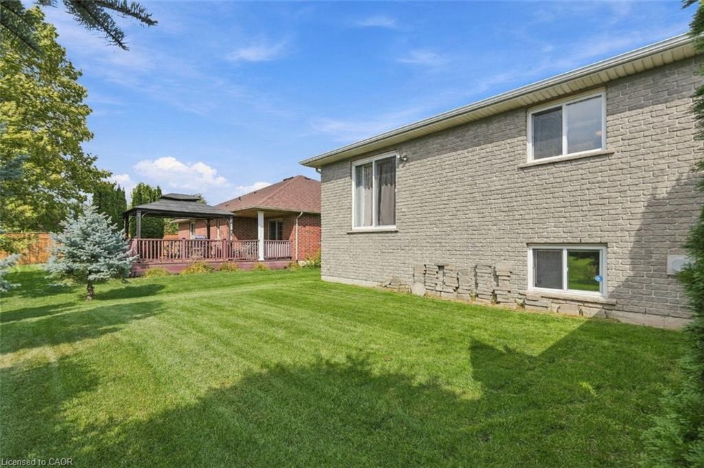 26 Leslie Street Property Photo 36