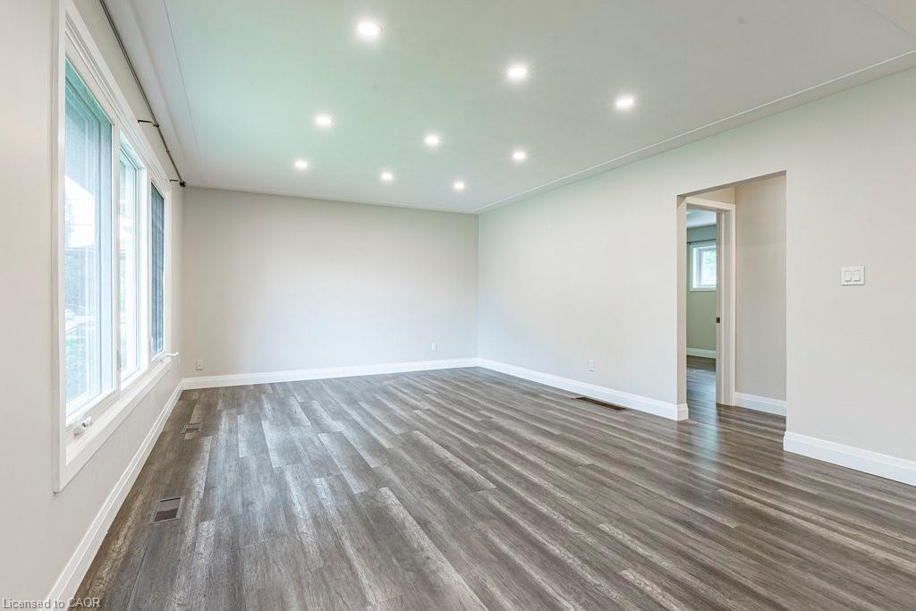 173 West 32nd Street Property Photo 6