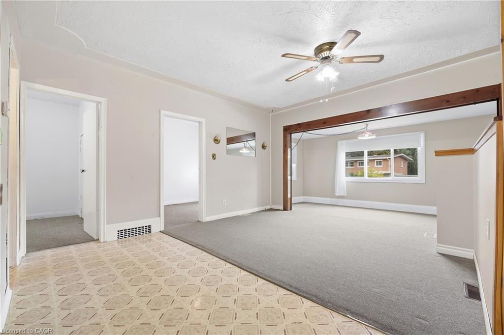 423 Lawrence Avenue Property Photo 3