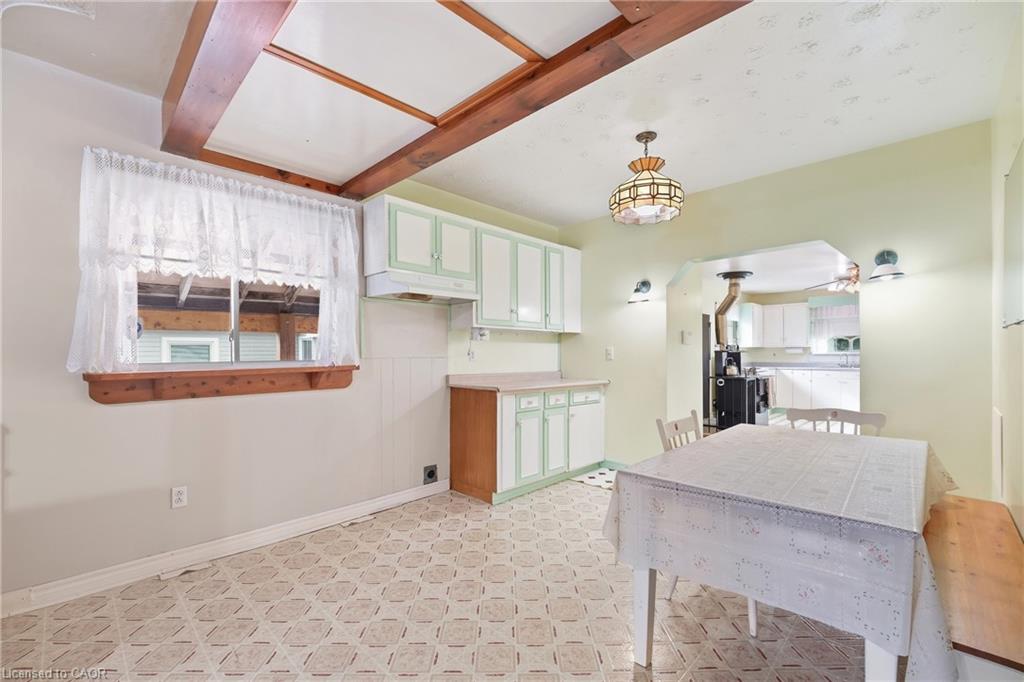423 Lawrence Avenue Property Photo 8