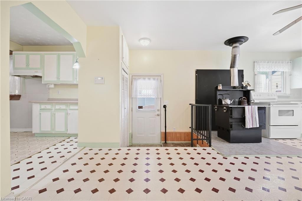 423 Lawrence Avenue Property Photo 14