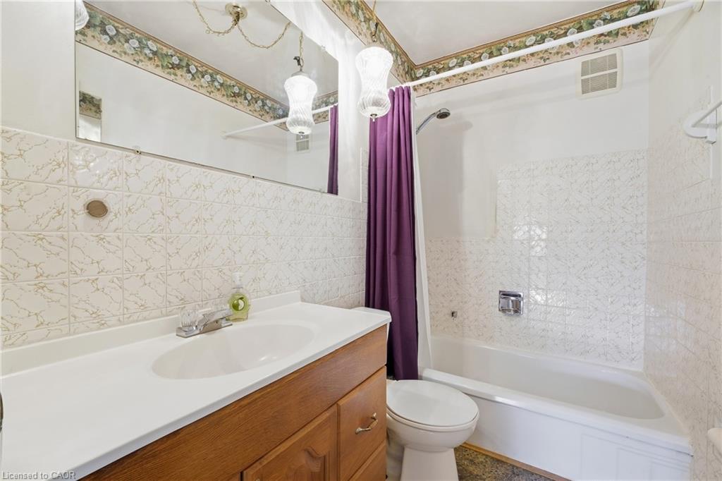 423 Lawrence Avenue Property Photo 23