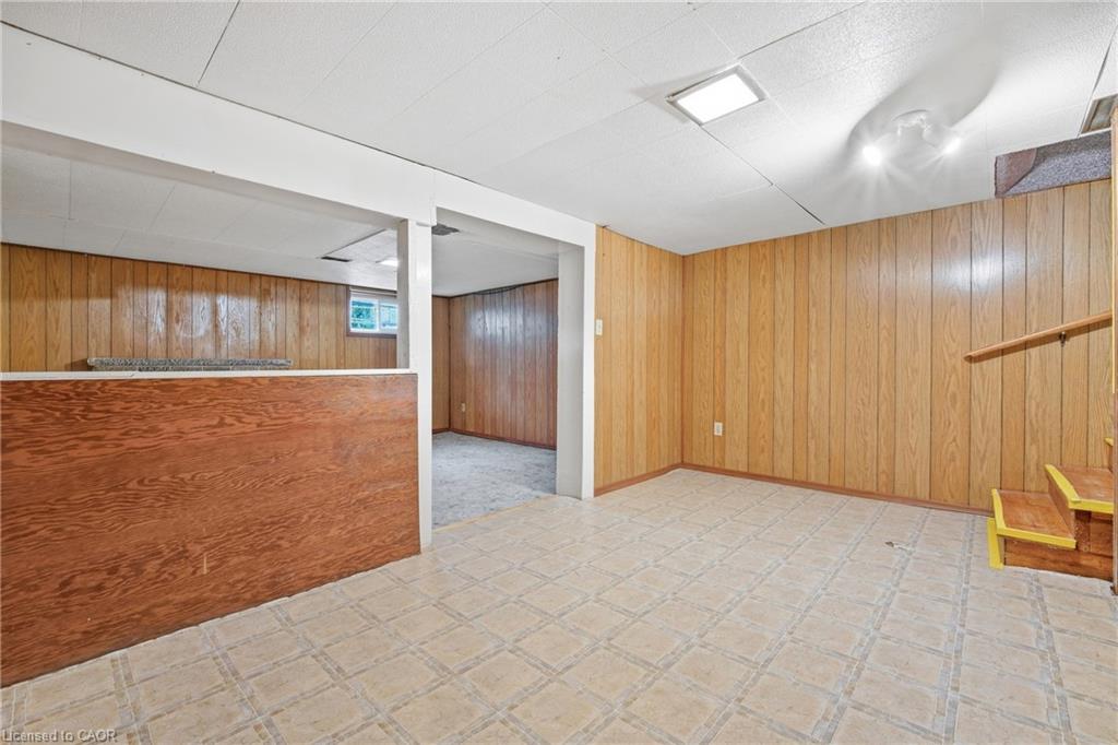 423 Lawrence Avenue Property Photo 25