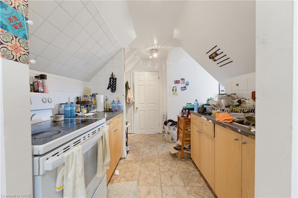 113 Wentworth Street S Property Photo 26