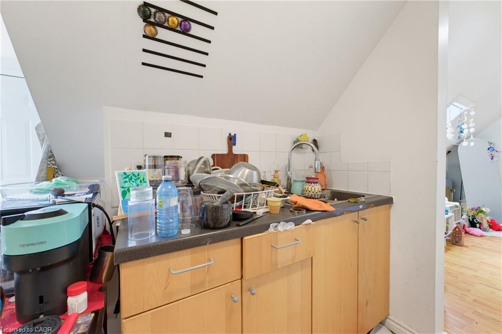 113 Wentworth Street S Property Photo 27