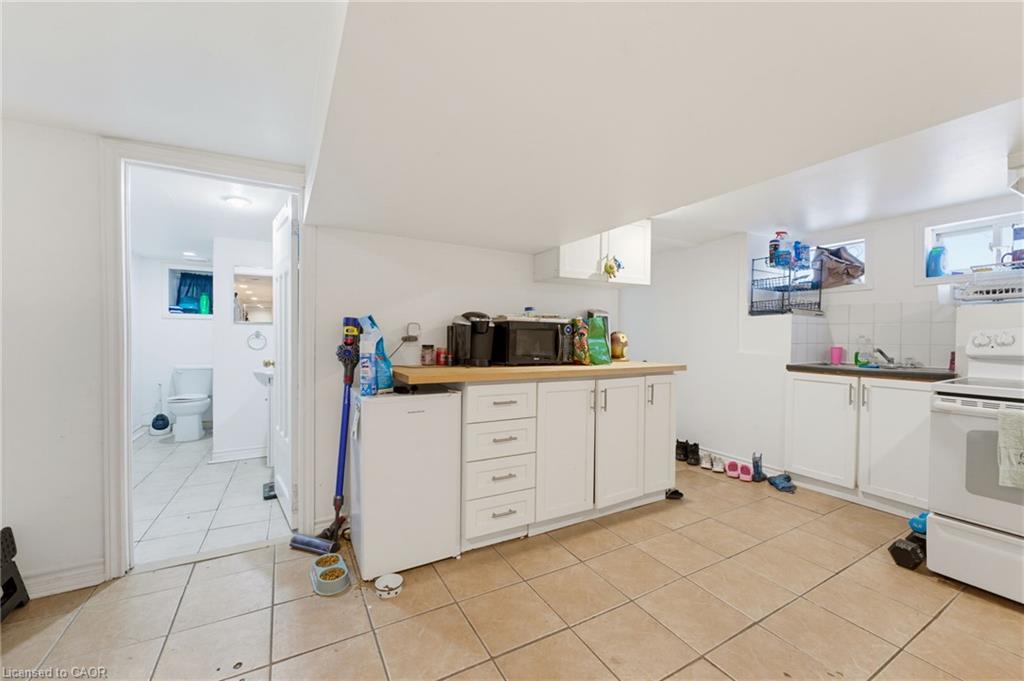 113 Wentworth Street S Property Photo 35