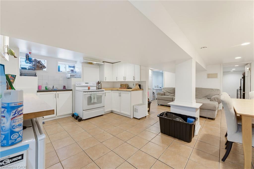 113 Wentworth Street S Property Photo 36
