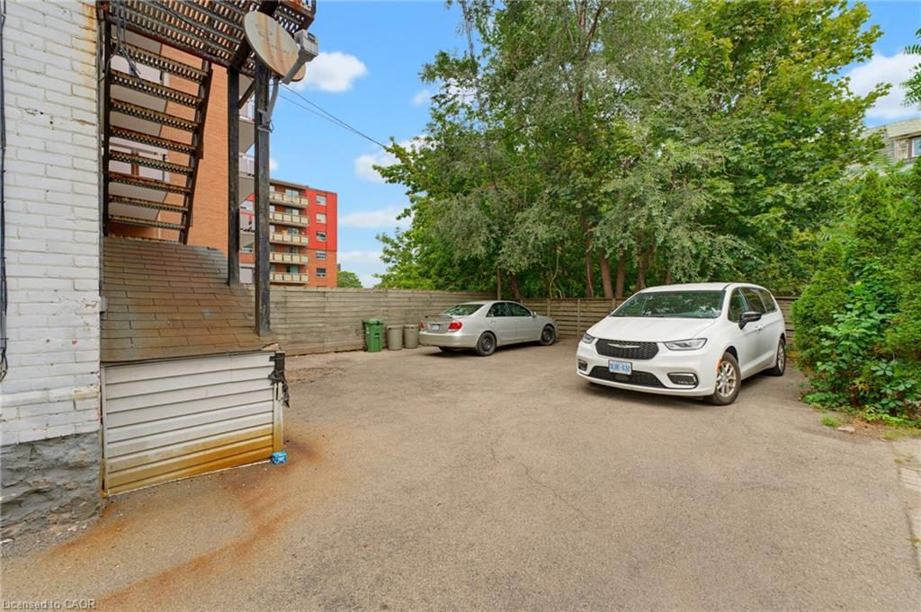 113 Wentworth Street S Property Photo 45