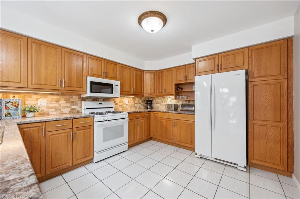 27 Oakridge Crescent Property Photo 17