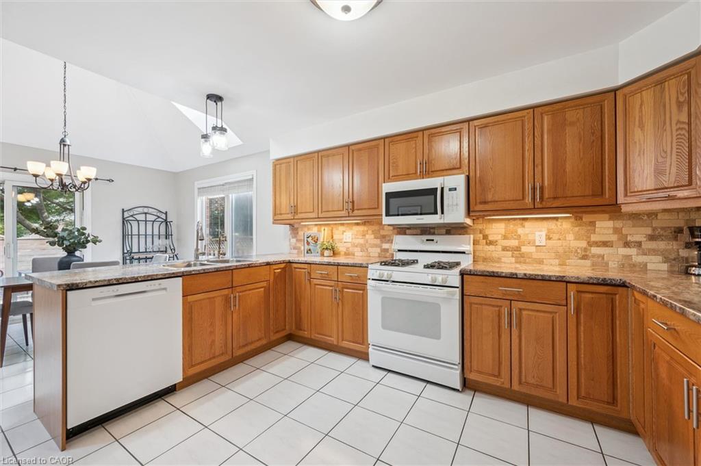 27 Oakridge Crescent Property Photo 18