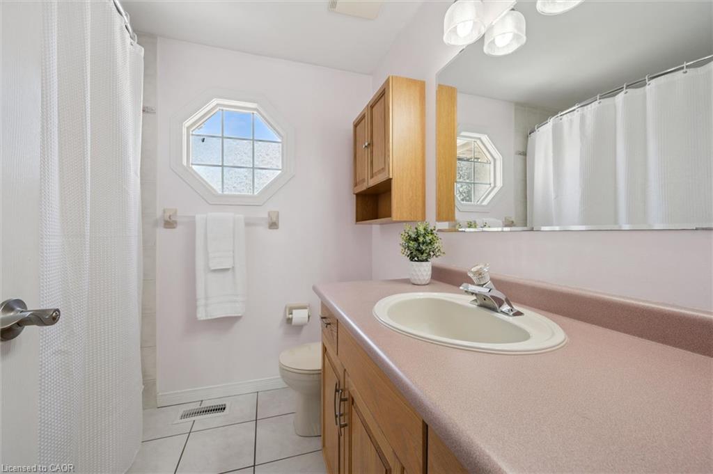 27 Oakridge Crescent Property Photo 30
