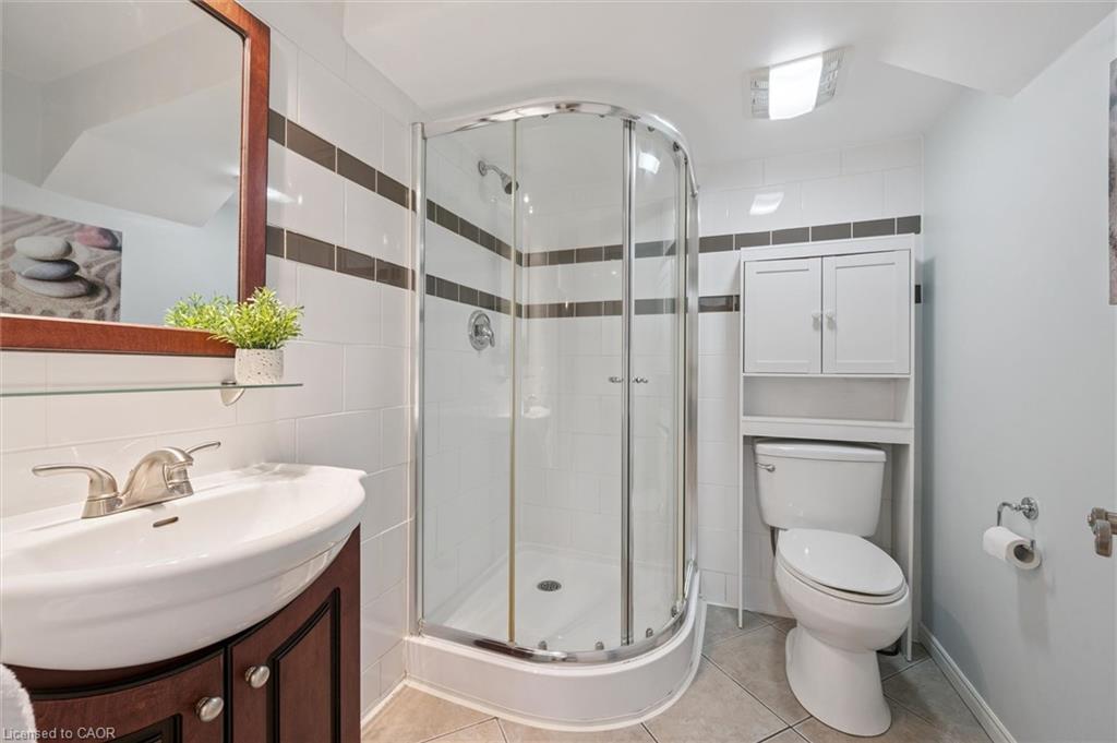 27 Oakridge Crescent Property Photo 38