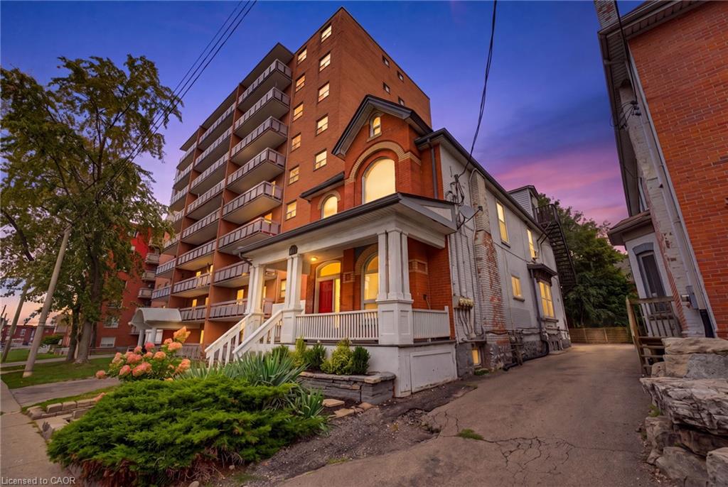 113 Wentworth Street S Property Photo 1