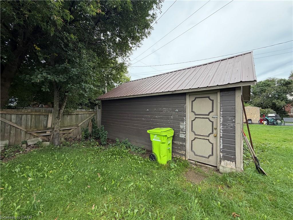 257 Alexandra Street Property Photo 5