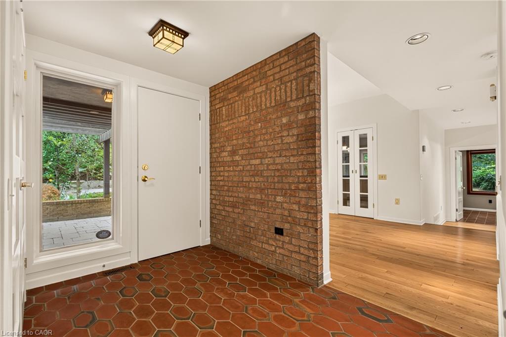 539 Ontario Street Property Photo 4
