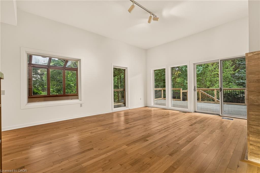 539 Ontario Street Property Photo 18