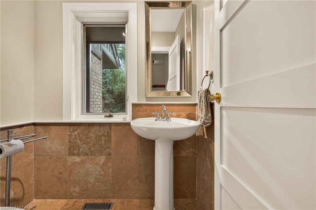 539 Ontario Street Property Photo 23