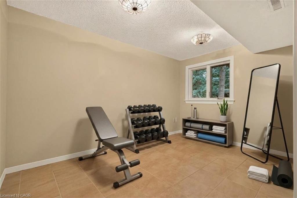 539 Ontario Street Property Photo 35