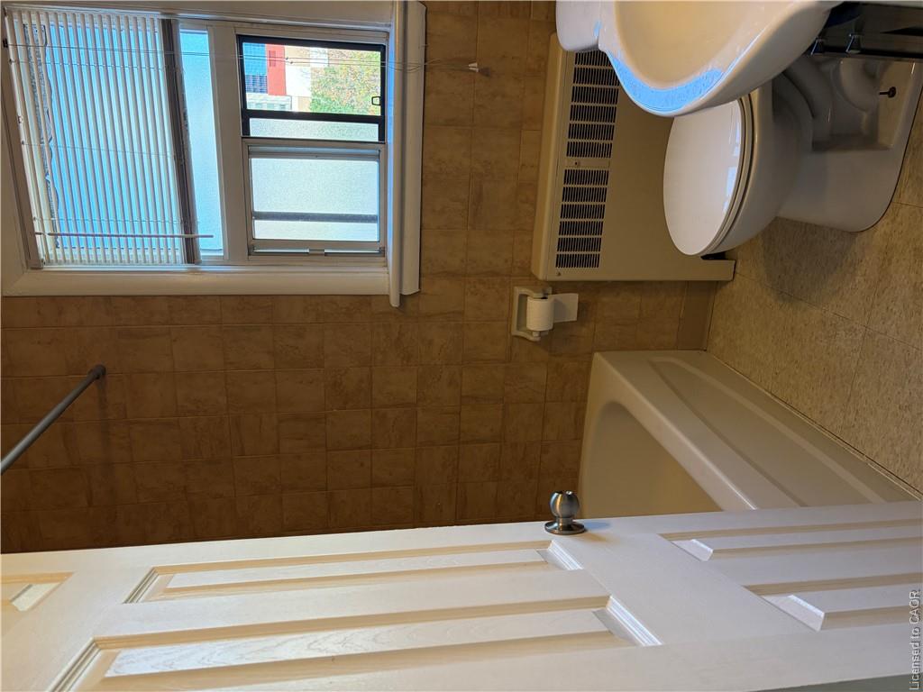 19-119 Macnab Street S Property Photo 7