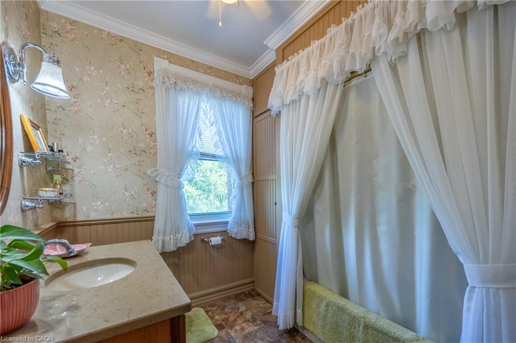 1004 Main Street Property Photo 24