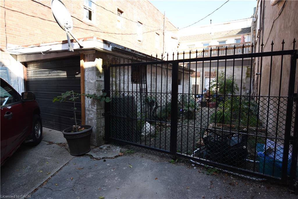 40 & 42 Robinson Street Property Photo 10
