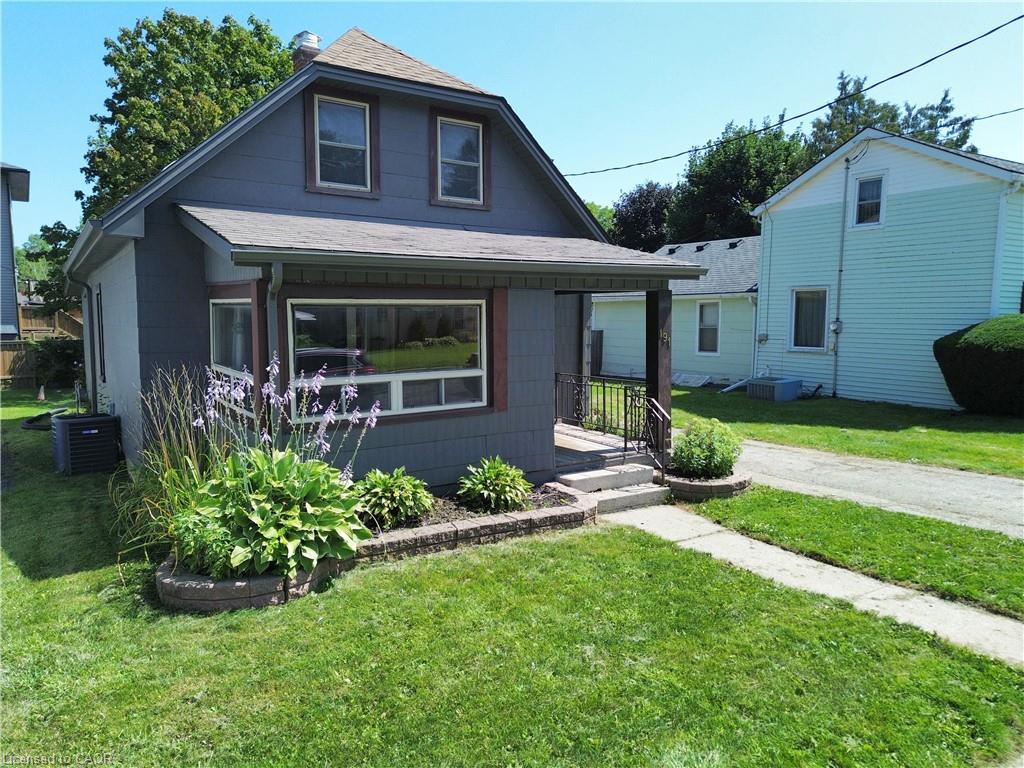191 Queen Street N Property Photo 3