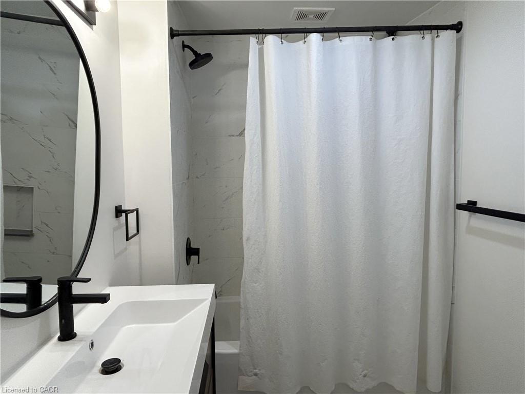 191 Queen Street N Property Photo 22