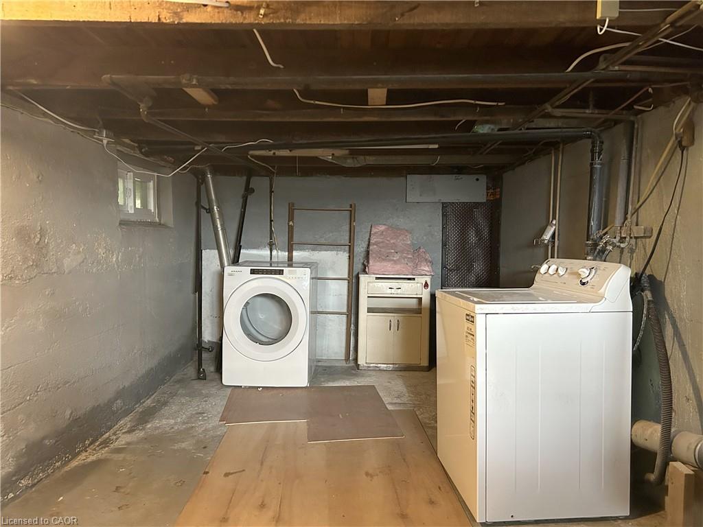 191 Queen Street N Property Photo 32