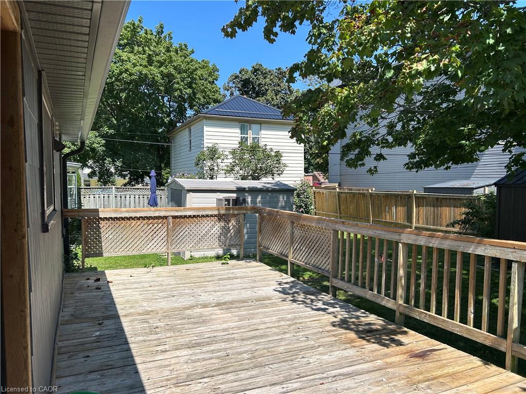 191 Queen Street N Property Photo 36