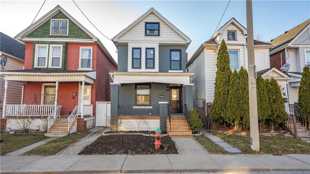 53 1/2 Kinrade Avenue Property Photo 1