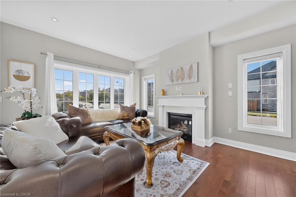 745 Wood Lily Street Property Photo 3