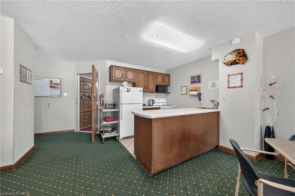 104-400 Champlain Boulevard Property Photo 41
