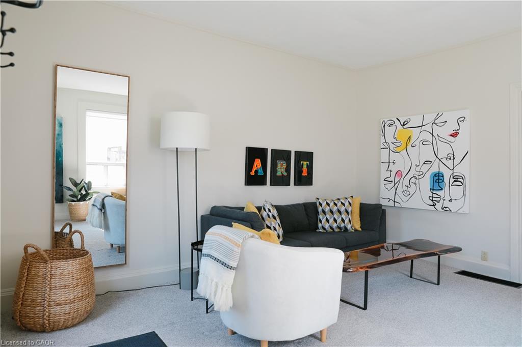 285 Macnab Street Property Photo 8