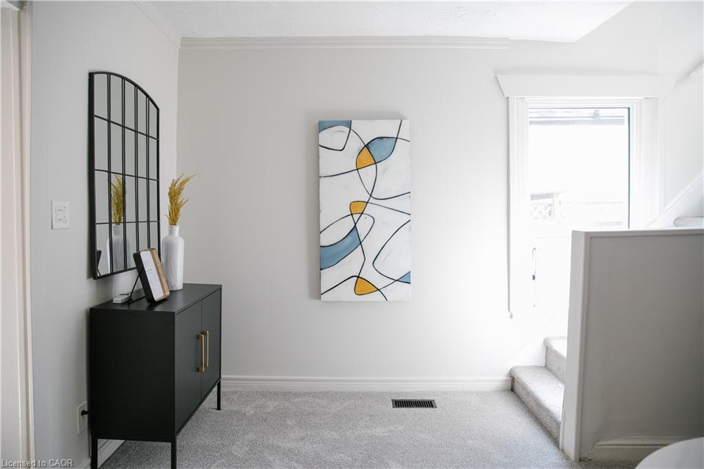 285 Macnab Street Property Photo 12