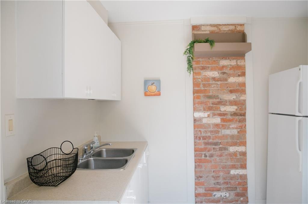 285 Macnab Street Property Photo 13