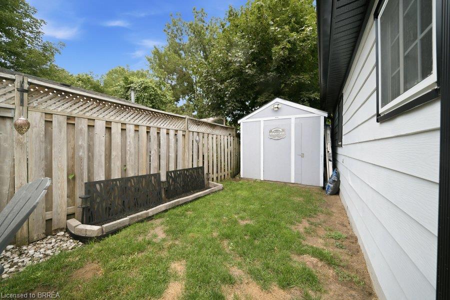 11 Esther Street Property Photo 30