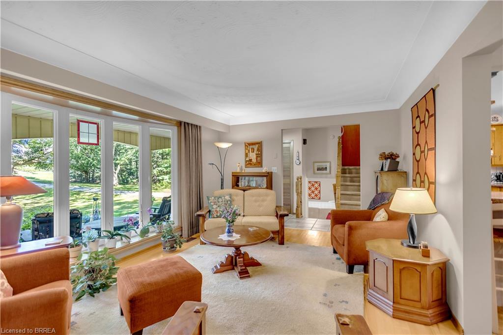 398 Bishopgate Road Property Photo 4