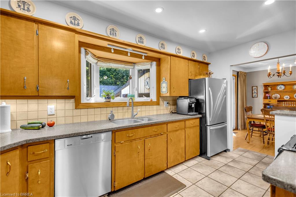 398 Bishopgate Road Property Photo 10