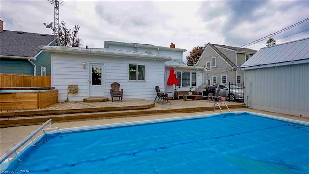 72 Pine Street Property Photo 4