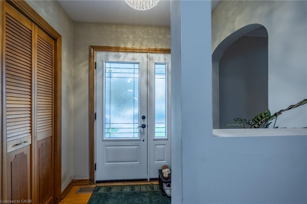 72 Pine Street Property Photo 10