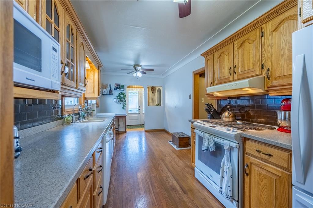 72 Pine Street Property Photo 12