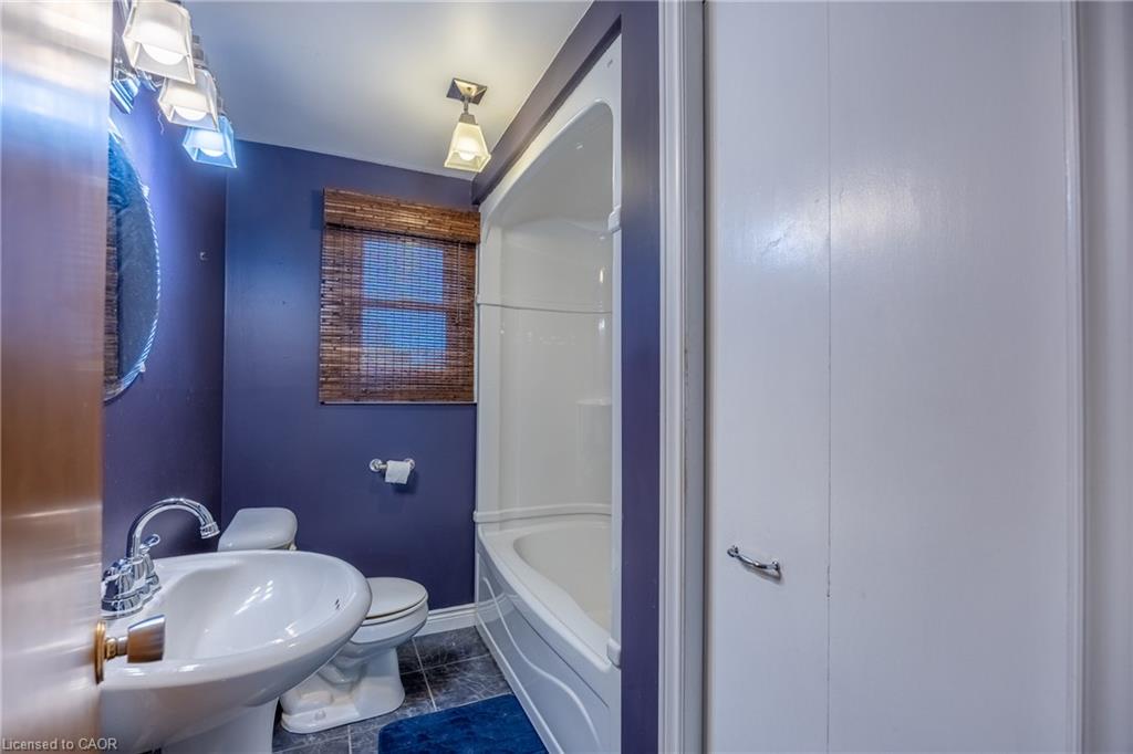 72 Pine Street Property Photo 27