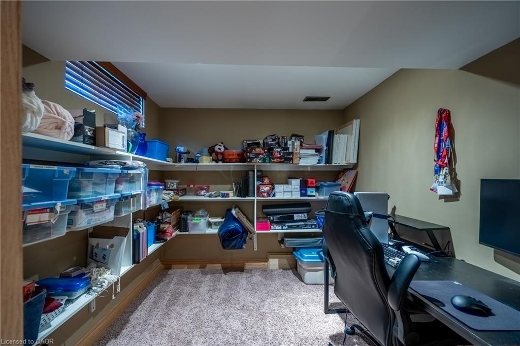 72 Pine Street Property Photo 31