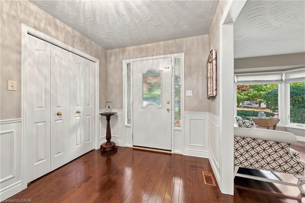 427 Melanie Crescent Property Photo 4